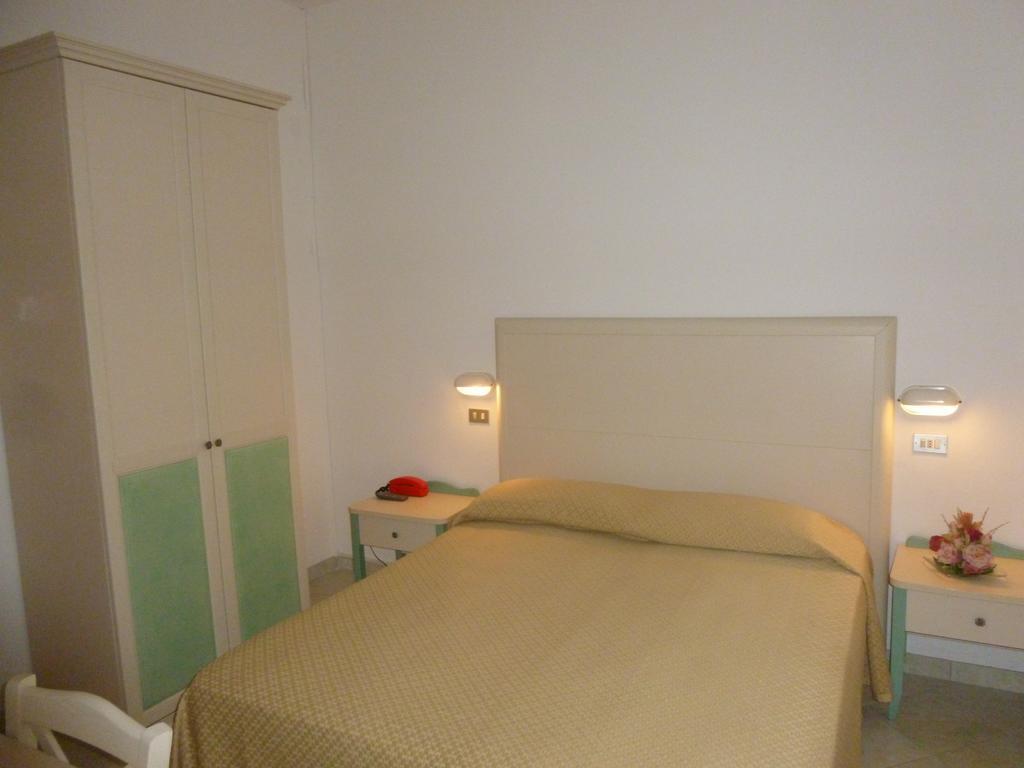 Hotel Basilea เบลลาเรีย-อีเจอา มารีนา ภายนอก รูปภาพ