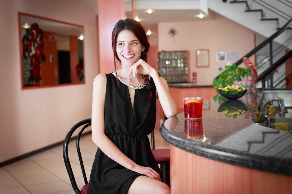 Hotel Basilea เบลลาเรีย-อีเจอา มารีนา ภายนอก รูปภาพ