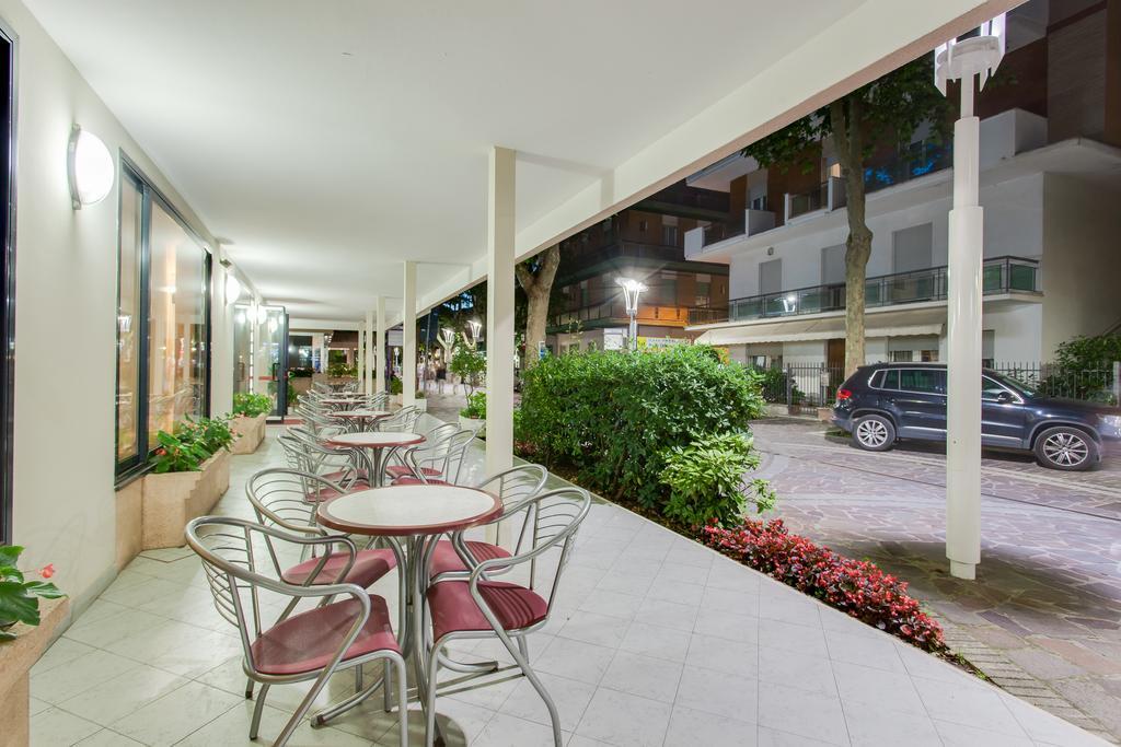 Hotel Basilea เบลลาเรีย-อีเจอา มารีนา ภายนอก รูปภาพ